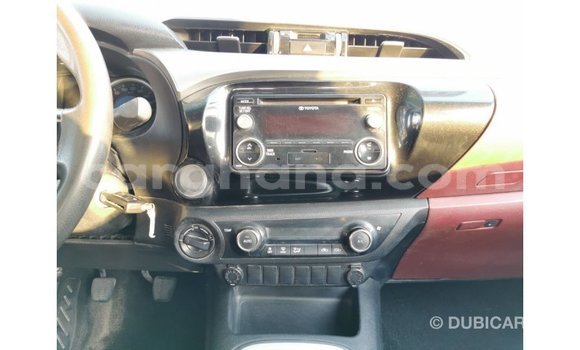 Ra Imported Toyota Hilux funfun Ọkọ̀ in Import - Dubai ni Ashanti Ra Imported Toyota Hilux funfun Ọkọ̀ in Import - Dubai ni Ashanti