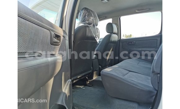 Buy Import Toyota Hilux White Car in Import - Dubai in Ashanti Buy Import Toyota Hilux White Car in Import - Dubai in Ashanti