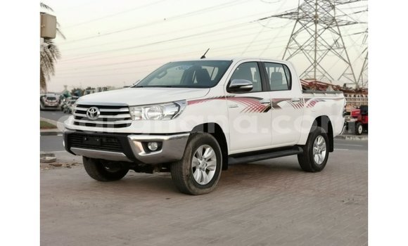 Sayi Imported Toyota Hilux White Mota in Import - Dubai a Ashanti Sayi Imported Toyota Hilux White Mota in Import - Dubai a Ashanti