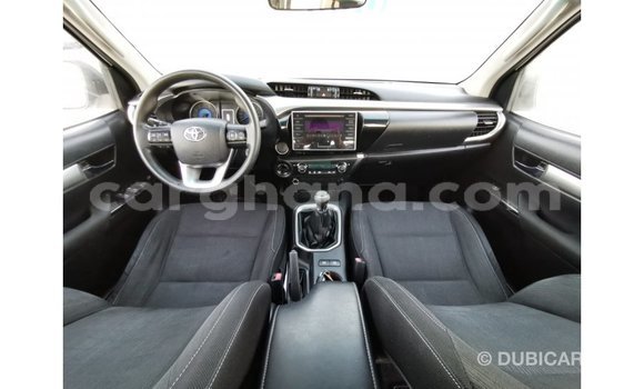 Sayi Imported Toyota Hilux White Mota in Import - Dubai a Ashanti Sayi Imported Toyota Hilux White Mota in Import - Dubai a Ashanti