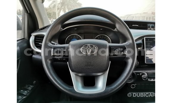 Sayi Imported Toyota Hilux White Mota in Import - Dubai a Ashanti Sayi Imported Toyota Hilux White Mota in Import - Dubai a Ashanti