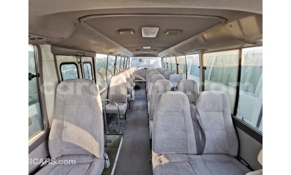 Ra Imported Toyota Coaster funfun Ọkọ̀ in Import - Dubai ni Ashanti Ra Imported Toyota Coaster funfun Ọkọ̀ in Import - Dubai ni Ashanti