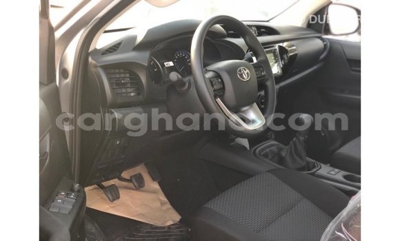 Sayi Imported Toyota Hilux White Mota in Import - Dubai a Ashanti Sayi Imported Toyota Hilux White Mota in Import - Dubai a Ashanti