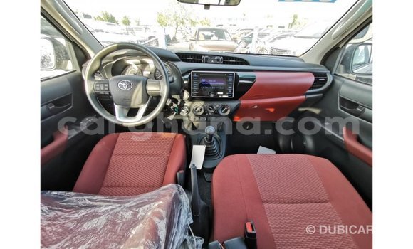 Sayi Imported Toyota Hilux White Mota in Import - Dubai a Ashanti Sayi Imported Toyota Hilux White Mota in Import - Dubai a Ashanti