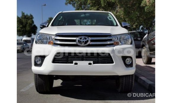 Sayi Imported Toyota Hilux White Mota in Import - Dubai a Ashanti Sayi Imported Toyota Hilux White Mota in Import - Dubai a Ashanti