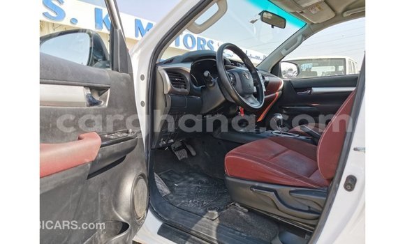 Ra Imported Toyota Hilux funfun Ọkọ̀ in Import - Dubai ni Ashanti Ra Imported Toyota Hilux funfun Ọkọ̀ in Import - Dubai ni Ashanti