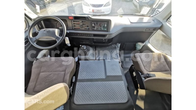 Big with watermark toyota coaster ashanti import dubai 16584