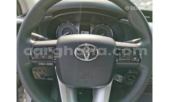 Sayi Imported Toyota Hilux White Mota in Import - Dubai a Ashanti Sayi Imported Toyota Hilux White Mota in Import - Dubai a Ashanti