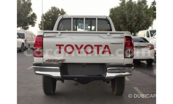 Ra Imported Toyota Hilux funfun Ọkọ̀ in Import - Dubai ni Ashanti Ra Imported Toyota Hilux funfun Ọkọ̀ in Import - Dubai ni Ashanti