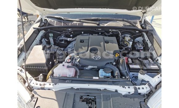 Ra Imported Toyota Hilux funfun Ọkọ̀ in Import - Dubai ni Ashanti Ra Imported Toyota Hilux funfun Ọkọ̀ in Import - Dubai ni Ashanti