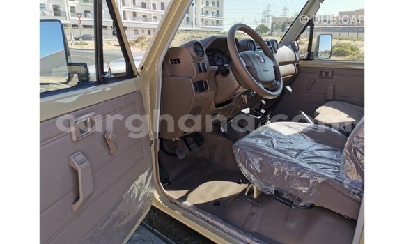 Buy Import Toyota Land Cruiser Beige Car in Import - Dubai in Ashanti Buy Import Toyota Land Cruiser Beige Car in Import - Dubai in Ashanti