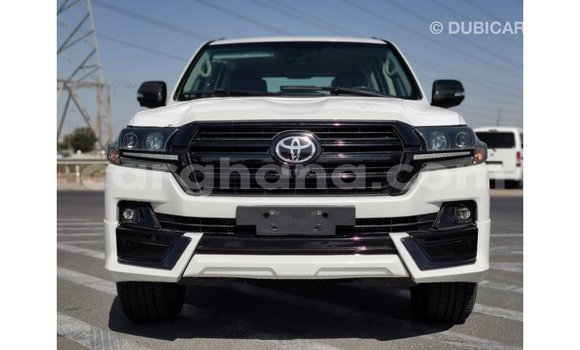 Sayi Imported Toyota Land Cruiser White Mota in Import - Dubai a Ashanti Sayi Imported Toyota Land Cruiser White Mota in Import - Dubai a Ashanti
