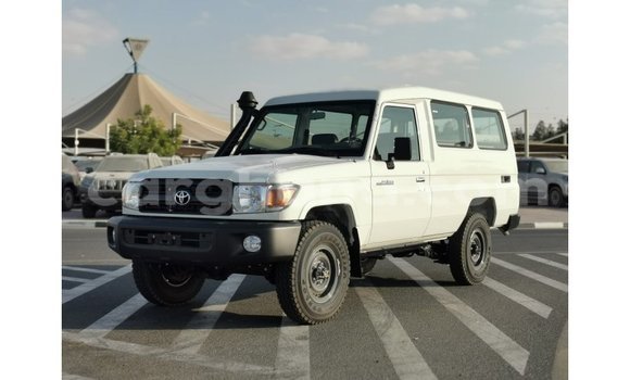 Ra Imported Toyota Land Cruiser funfun Ọkọ̀ in Import - Dubai ni Ashanti Ra Imported Toyota Land Cruiser funfun Ọkọ̀ in Import - Dubai ni Ashanti