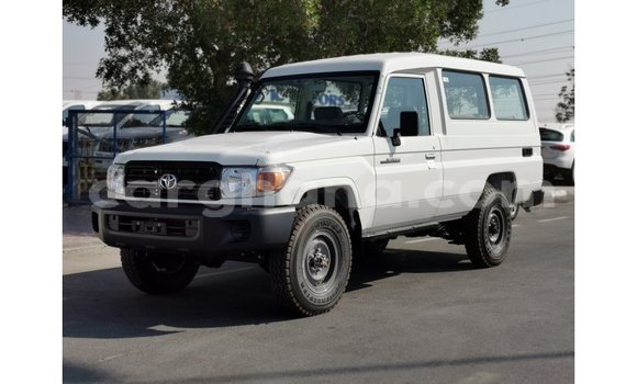 Ra Imported Toyota Land Cruiser funfun Ọkọ̀ in Import - Dubai ni Ashanti Ra Imported Toyota Land Cruiser funfun Ọkọ̀ in Import - Dubai ni Ashanti