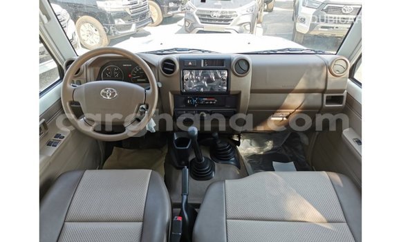 Ra Imported Toyota Land Cruiser funfun Ọkọ̀ in Import - Dubai ni Ashanti Ra Imported Toyota Land Cruiser funfun Ọkọ̀ in Import - Dubai ni Ashanti