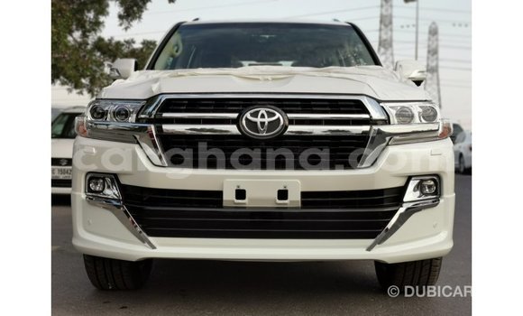 Sayi Imported Toyota Land Cruiser White Mota in Import - Dubai a Ashanti Sayi Imported Toyota Land Cruiser White Mota in Import - Dubai a Ashanti
