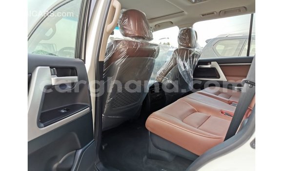 Sayi Imported Toyota Land Cruiser White Mota in Import - Dubai a Ashanti Sayi Imported Toyota Land Cruiser White Mota in Import - Dubai a Ashanti