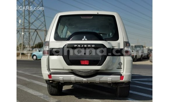 Sayi Imported Mitsubishi Pajero White Mota in Import - Dubai a Ashanti Sayi Imported Mitsubishi Pajero White Mota in Import - Dubai a Ashanti