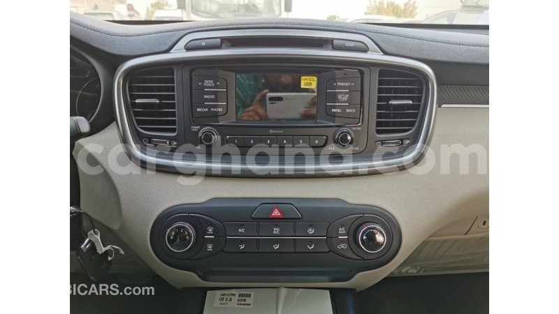 Big with watermark kia sorento ashanti import dubai 16698