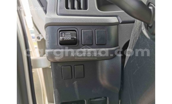 Ra Imported Toyota Coaster funfun Ọkọ̀ in Import - Dubai ni Ashanti Ra Imported Toyota Coaster funfun Ọkọ̀ in Import - Dubai ni Ashanti