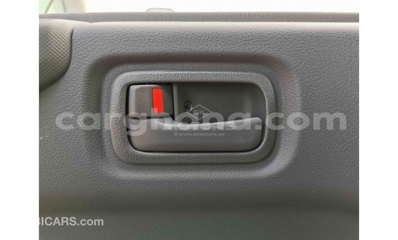 Ra Imported Toyota Coaster funfun Ọkọ̀ in Import - Dubai ni Ashanti Ra Imported Toyota Coaster funfun Ọkọ̀ in Import - Dubai ni Ashanti