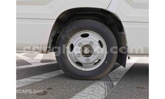 Ra Imported Toyota Coaster funfun Ọkọ̀ in Import - Dubai ni Ashanti Ra Imported Toyota Coaster funfun Ọkọ̀ in Import - Dubai ni Ashanti