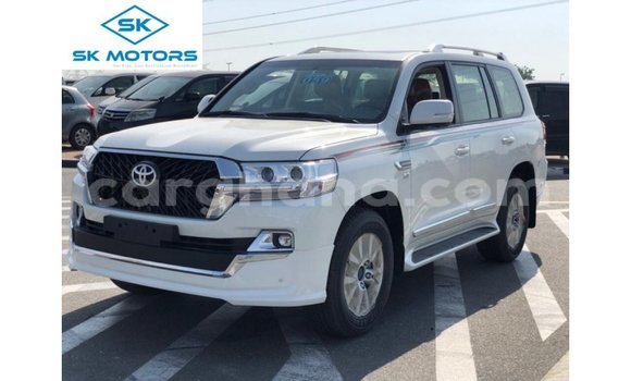 Sayi Imported Toyota Land Cruiser White Mota in Import - Dubai a Ashanti Sayi Imported Toyota Land Cruiser White Mota in Import - Dubai a Ashanti