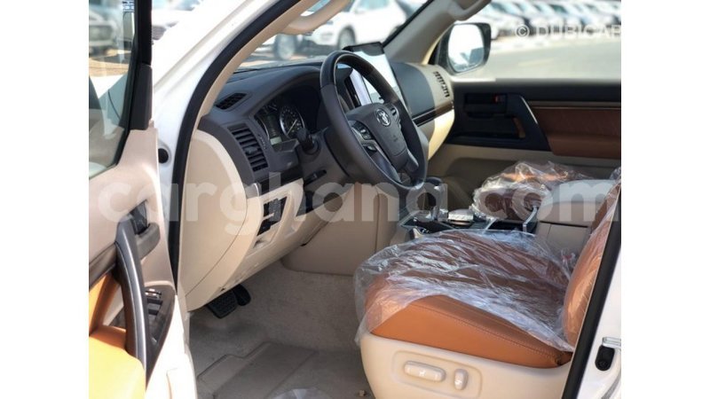 Big with watermark toyota land cruiser ashanti import dubai 16710