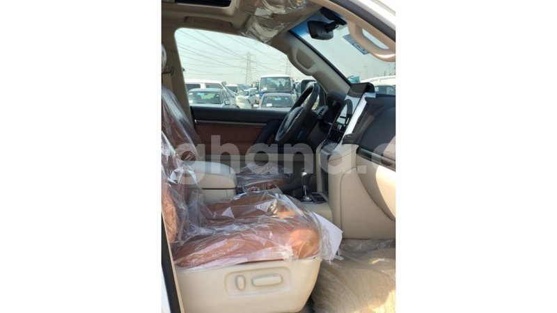 Big with watermark toyota land cruiser ashanti import dubai 16710