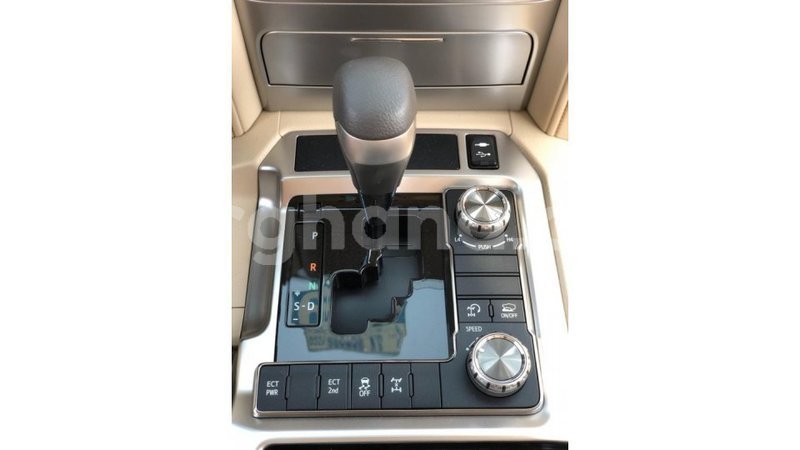 Big with watermark toyota land cruiser ashanti import dubai 16710