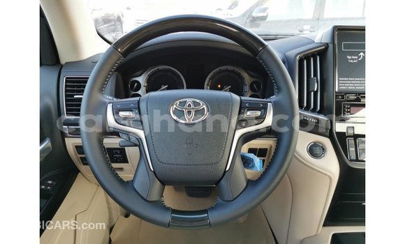 Ra Imported Toyota Land Cruiser funfun Ọkọ̀ in Import - Dubai ni Ashanti Ra Imported Toyota Land Cruiser funfun Ọkọ̀ in Import - Dubai ni Ashanti