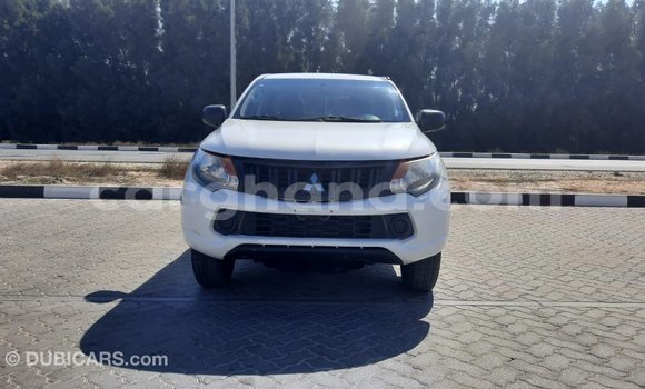 Sayi Imported Mitsubishi L200 White Mota in Import - Dubai a Ashanti Sayi Imported Mitsubishi L200 White Mota in Import - Dubai a Ashanti