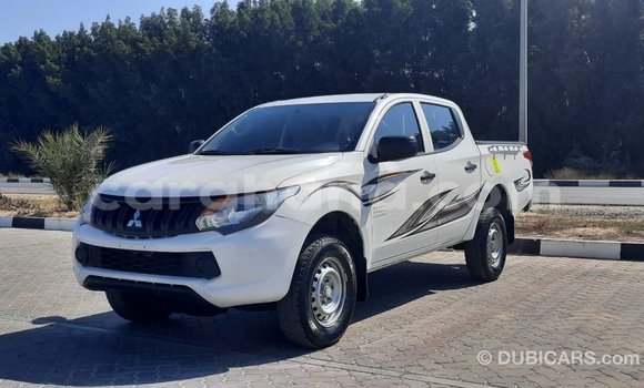 Sayi Imported Mitsubishi L200 White Mota in Import - Dubai a Ashanti Sayi Imported Mitsubishi L200 White Mota in Import - Dubai a Ashanti