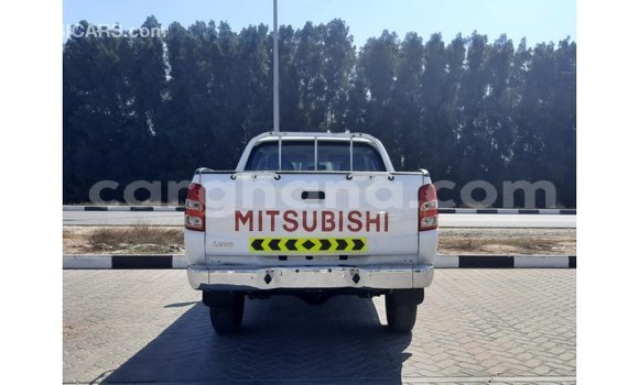Sayi Imported Mitsubishi L200 White Mota in Import - Dubai a Ashanti Sayi Imported Mitsubishi L200 White Mota in Import - Dubai a Ashanti