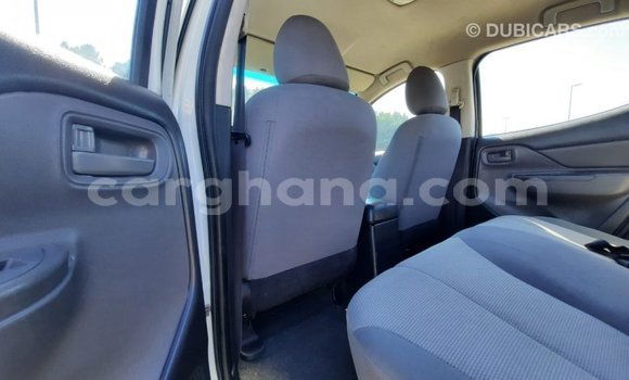Sayi Imported Mitsubishi L200 White Mota in Import - Dubai a Ashanti Sayi Imported Mitsubishi L200 White Mota in Import - Dubai a Ashanti