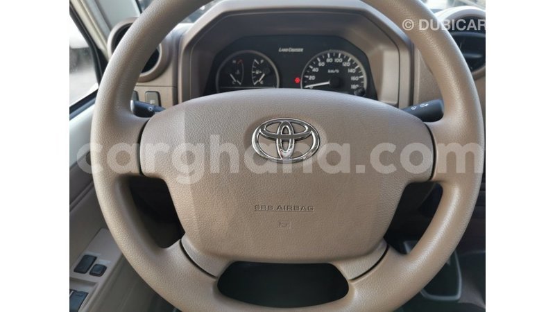 Big with watermark toyota land cruiser ashanti import dubai 16736