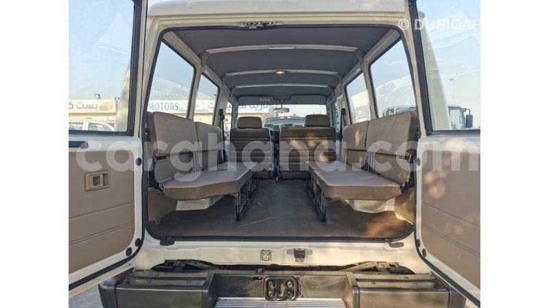 Big with watermark toyota land cruiser ashanti import dubai 16736