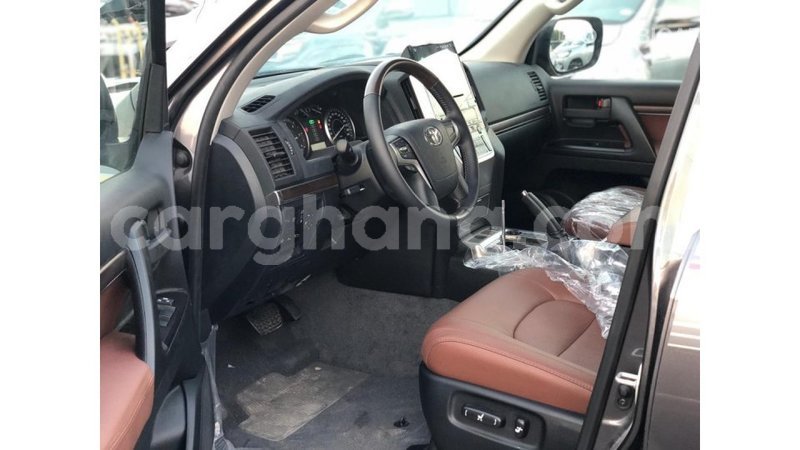 Big with watermark toyota land cruiser ashanti import dubai 16738