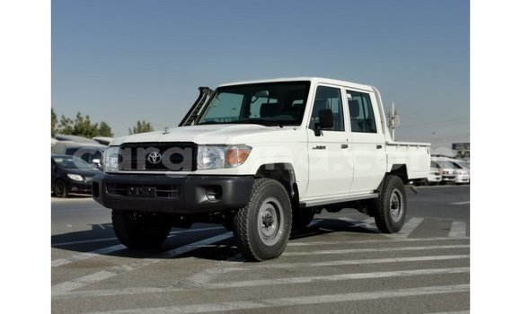 Buy Import Toyota Land Cruiser White Car in Import - Dubai in Ashanti Buy Import Toyota Land Cruiser White Car in Import - Dubai in Ashanti