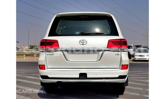 Ra Imported Toyota Land Cruiser funfun Ọkọ̀ in Import - Dubai ni Ashanti Ra Imported Toyota Land Cruiser funfun Ọkọ̀ in Import - Dubai ni Ashanti