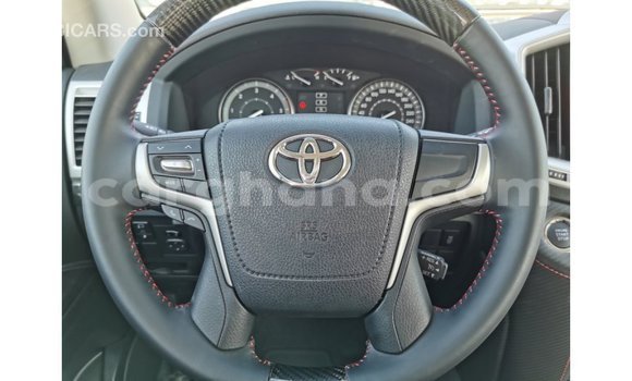 Sayi Imported Toyota Land Cruiser White Mota in Import - Dubai a Ashanti Sayi Imported Toyota Land Cruiser White Mota in Import - Dubai a Ashanti