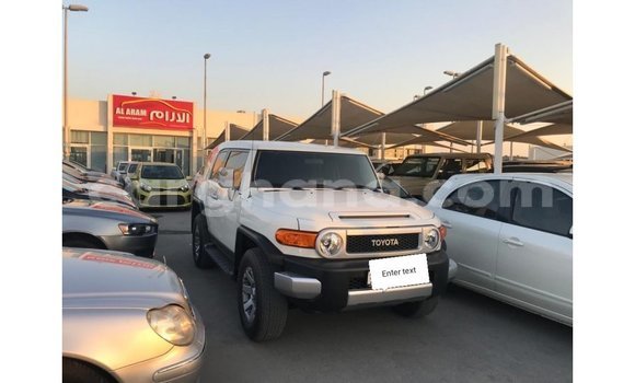 Sayi Imported Toyota FJ Cruiser White Mota in Import - Dubai a Ashanti Sayi Imported Toyota FJ Cruiser White Mota in Import - Dubai a Ashanti