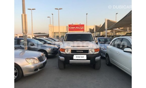 Sayi Imported Toyota FJ Cruiser White Mota in Import - Dubai a Ashanti Sayi Imported Toyota FJ Cruiser White Mota in Import - Dubai a Ashanti