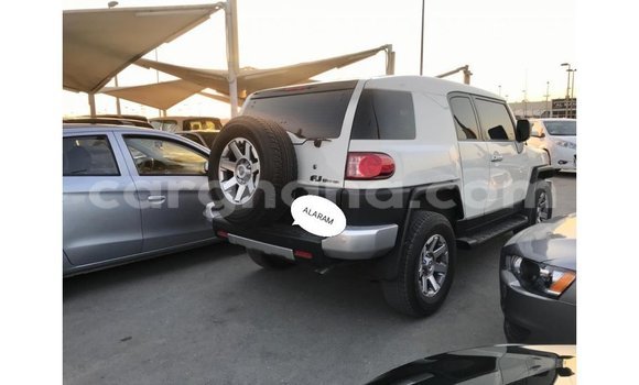 Sayi Imported Toyota FJ Cruiser White Mota in Import - Dubai a Ashanti Sayi Imported Toyota FJ Cruiser White Mota in Import - Dubai a Ashanti