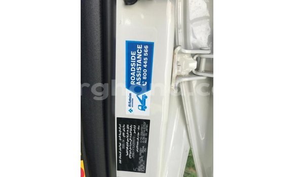 Sayi Imported Toyota FJ Cruiser White Mota in Import - Dubai a Ashanti Sayi Imported Toyota FJ Cruiser White Mota in Import - Dubai a Ashanti