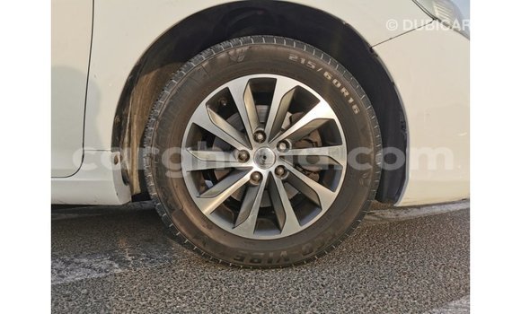 Buy Import Toyota Camry White Car in Import - Dubai in Ashanti Buy Import Toyota Camry White Car in Import - Dubai in Ashanti
