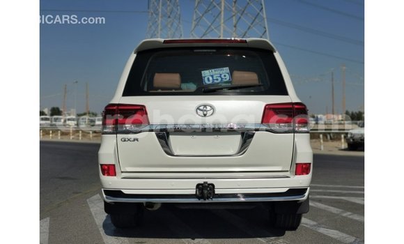 Buy Import Toyota Land Cruiser White Car in Import - Dubai in Ashanti Buy Import Toyota Land Cruiser White Car in Import - Dubai in Ashanti