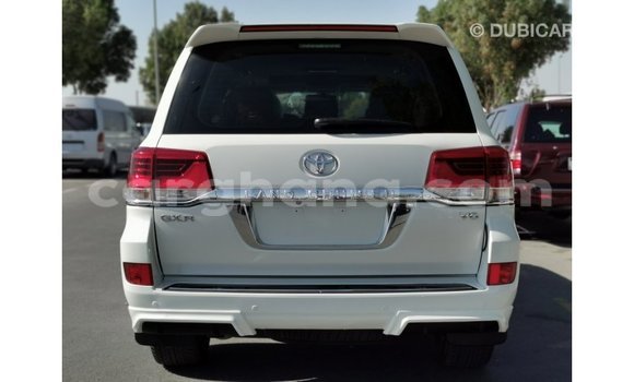 Sayi Imported Toyota Land Cruiser White Mota in Import - Dubai a Ashanti Sayi Imported Toyota Land Cruiser White Mota in Import - Dubai a Ashanti