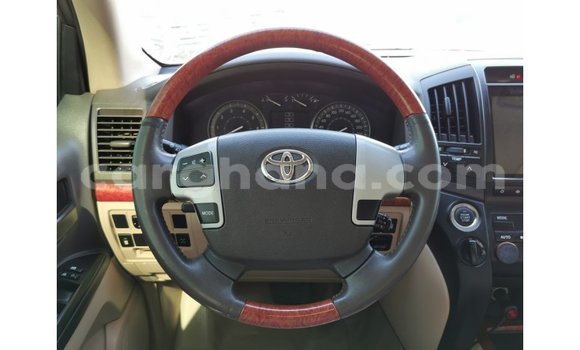 Sayi Imported Toyota Land Cruiser White Mota in Import - Dubai a Ashanti Sayi Imported Toyota Land Cruiser White Mota in Import - Dubai a Ashanti