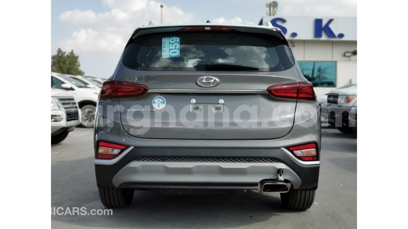 Big with watermark hyundai santa fe ashanti import dubai 16889